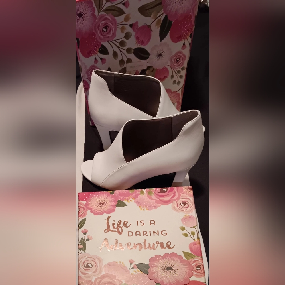 Women's fashion pumps